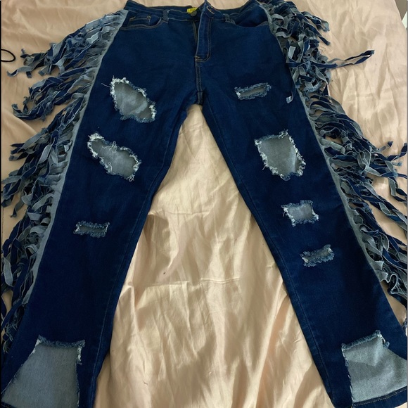 Denim Jeans with fringe on the seams - Picture 3 of 6